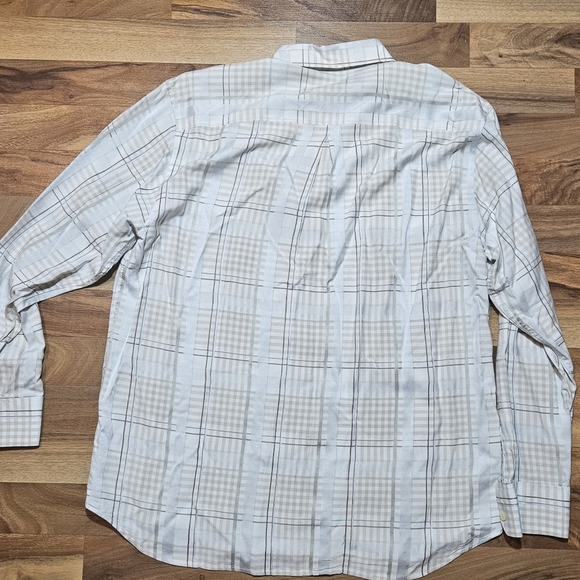 Tommy Bahama 100% Silk Plaid Button-Down Long Sleeves Large - Picture 5 of 9